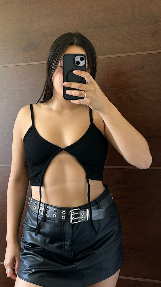 top H&M negro con apertura