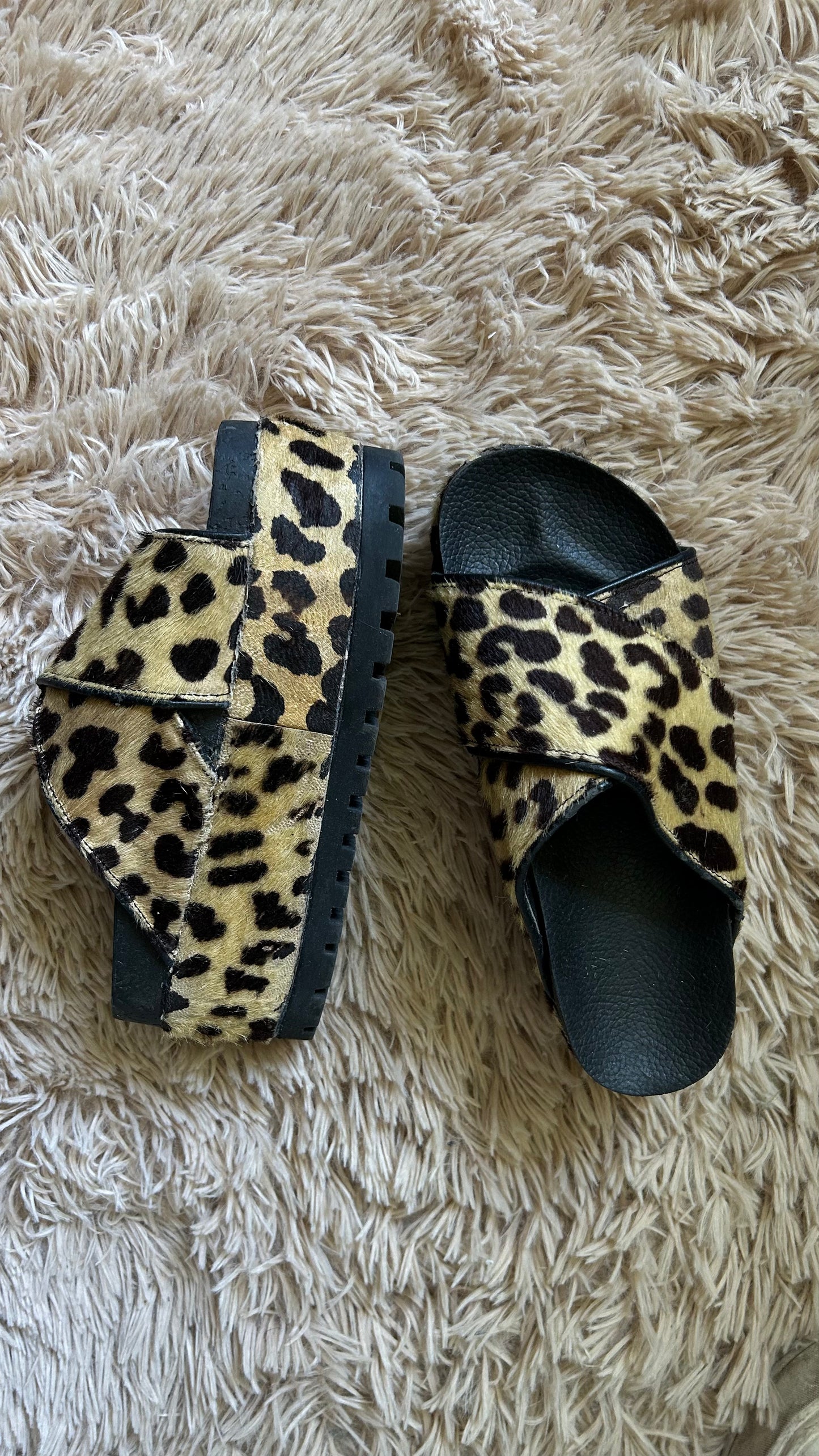 Sandalias animal print SARKANY