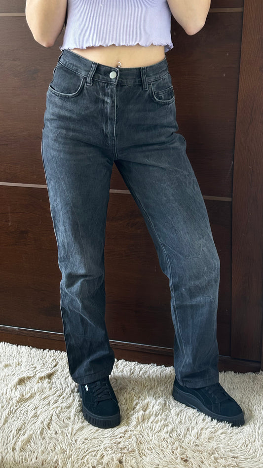 jean negro gastado zara