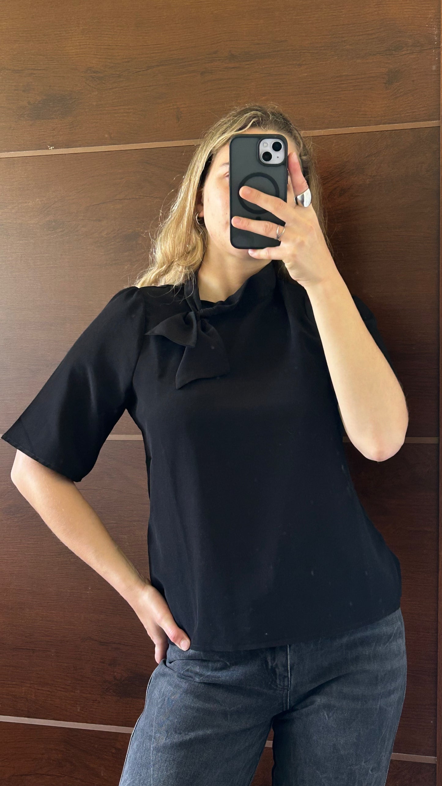 Blusa AWARE negra