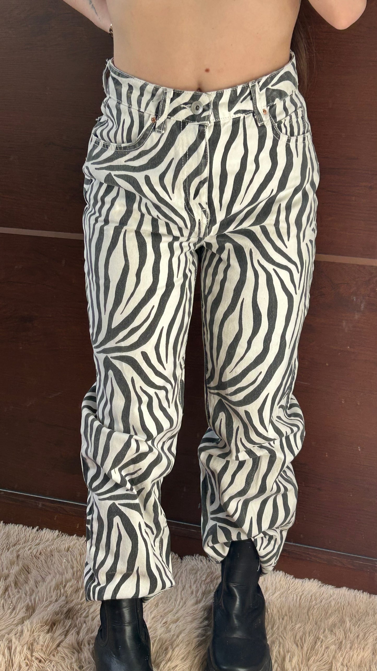 Jean ZARA zebra blanco y negro